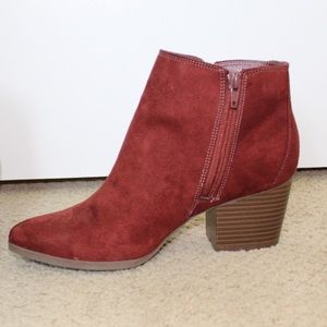 BURGUNDY ANKLE BOOTIES